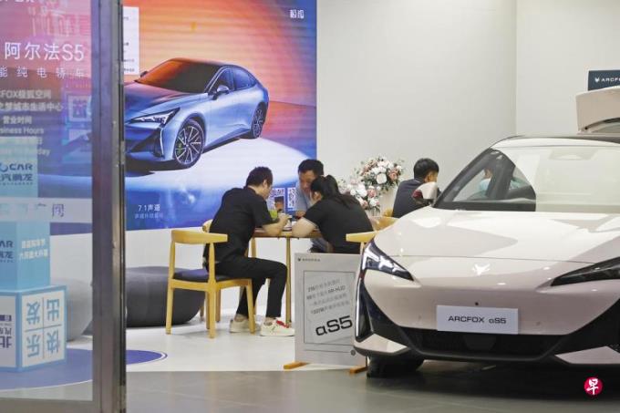 中国官方首次系统部署绿色转型  分析:新能源车为绿色经济重中之重