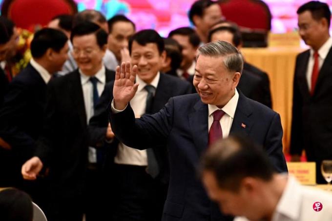 越共总书记:不要因反腐而妨碍经济社会发展