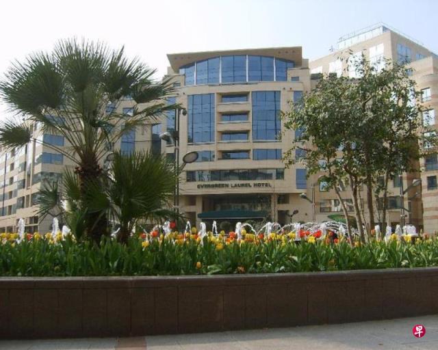 被指拒挂五星红旗遭大陆网民抵制 长荣巴黎桂冠酒店发声明致歉