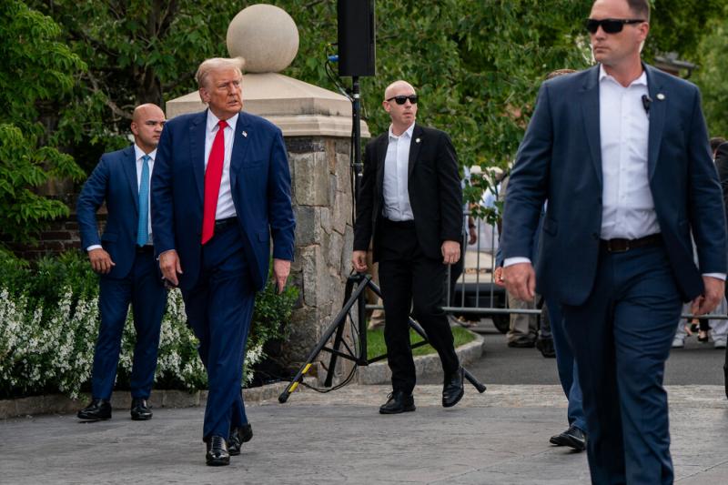 前总统特朗普威胁要对所有中国商品征收60%或更高的关税,并对所有进口商品征收10%的关税。