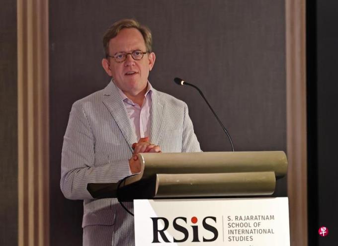 美国政治学者:中美相互制衡世界未来或一分为三