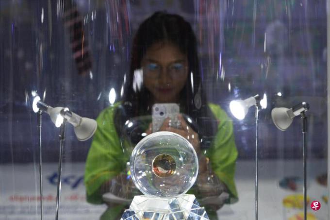 中国科学家发现一吨月壤可产逾50公斤水