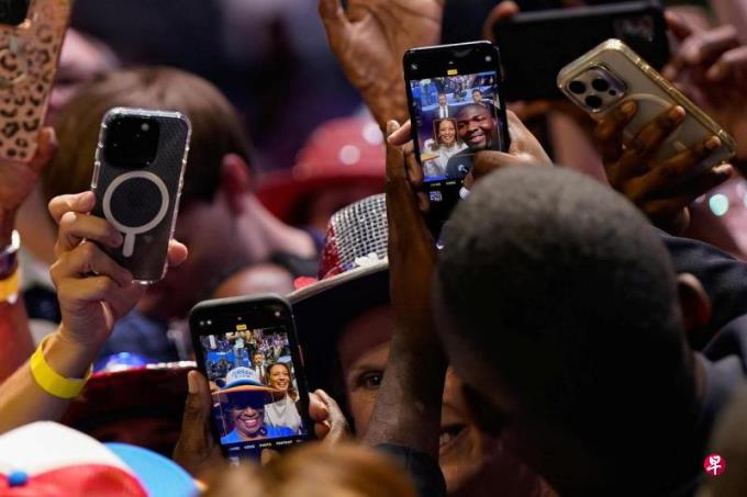 哈里斯首次接受专访 争取中间选民支持