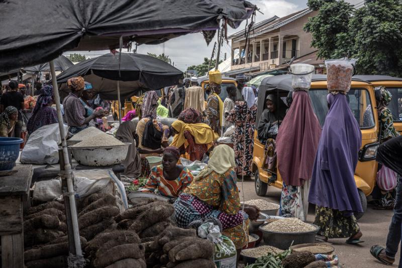 尼日利亚约拉市的中央市场,这个国家正在经历通货膨胀水平的上升。