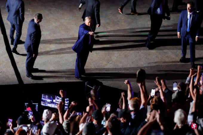 王飞凌:美国大选中的华人:爱恨特朗普