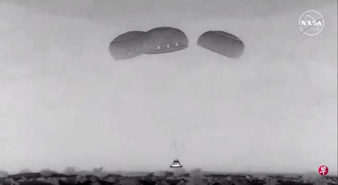 美国波音“星际客机”飞船不载人返回地球