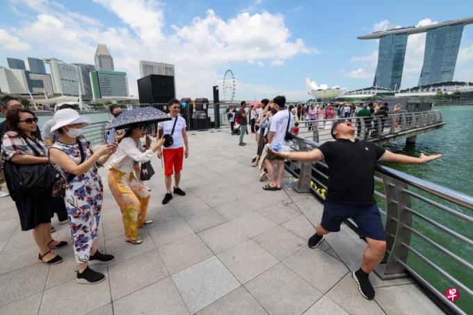 中国旅客7月入境人数首超疫前高峰 中国黄金周料再带动入境潮