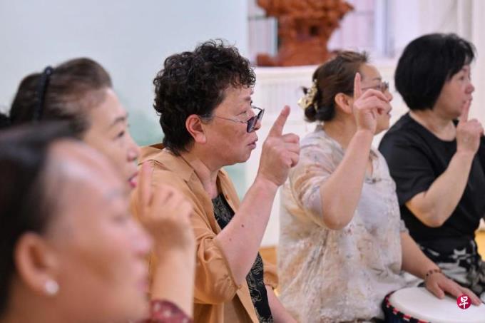 中国延迟法定退休年龄草案提请人大审议