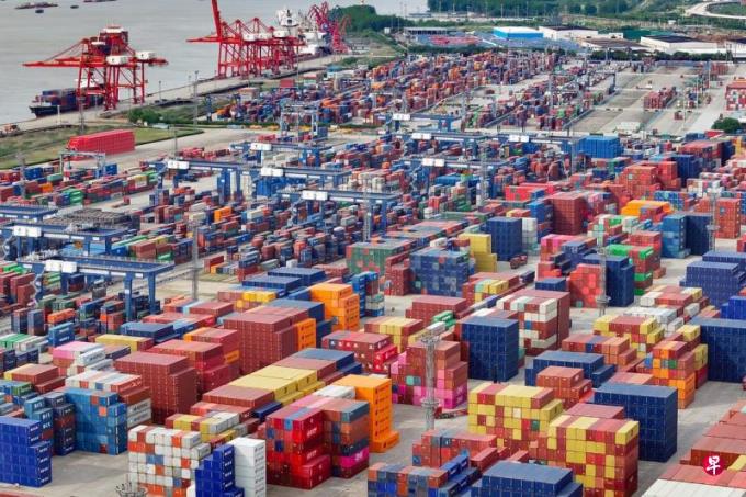 中国8月出口进口一增一减贸易顺差扩大