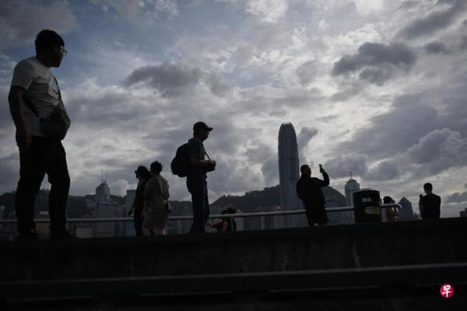 港府谴责英国发表的香港半年报告