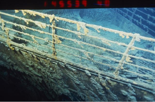 铁锈是一个由氧化铁和微生物组成的复杂生态系统,它们既腐蚀铁,又消耗铁锈本身。