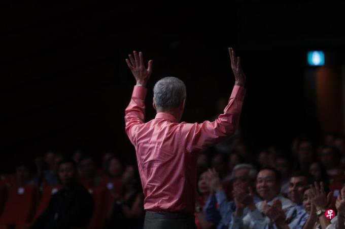 李显龙:公务员与民选领袖合作是良治关键