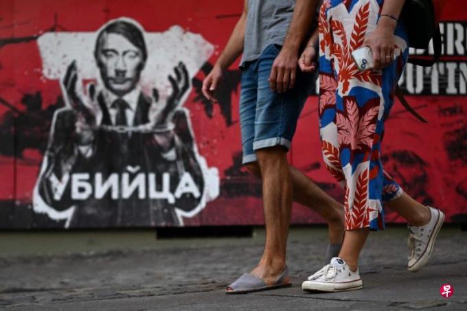 何越:北约输在比普京慢半拍