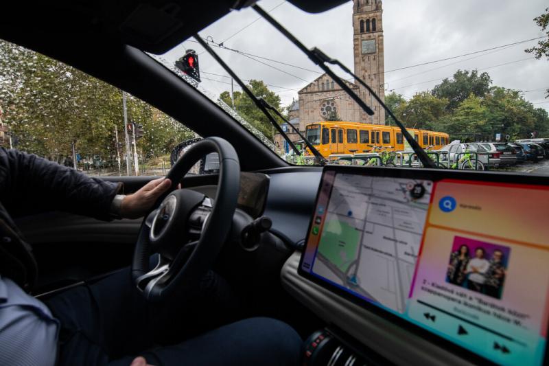 布达佩斯的比亚迪电动汽车。这家汽车制造商计划于2025年在匈牙利塞格德的一家新工厂开始生产。