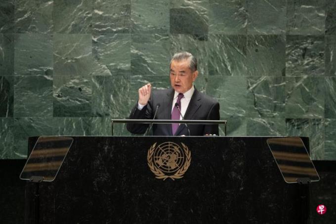 以色列黎巴嫩冲突升级 王毅吁全面停火刻不容缓