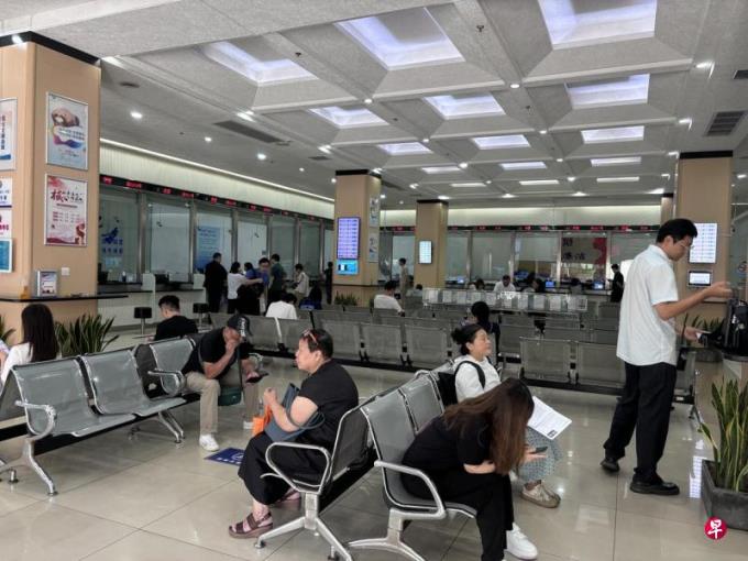 中国一线城市放宽楼市限购 民众对房价走势仍悲观