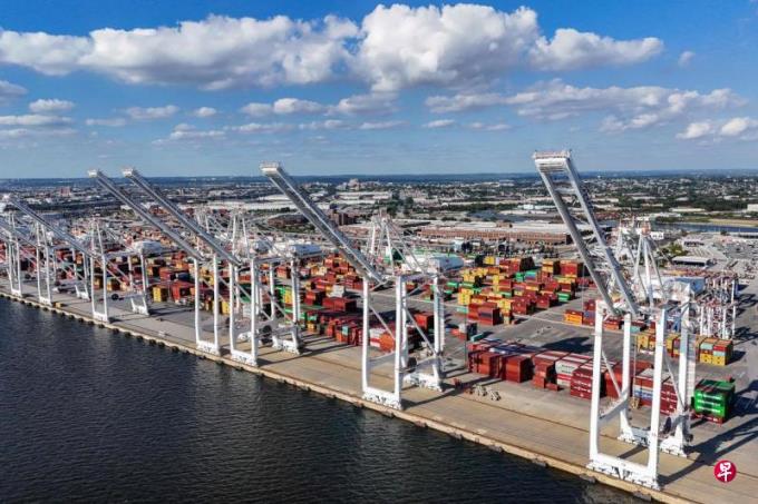 与资方达成初步协议 美国港口工人暂停罢工