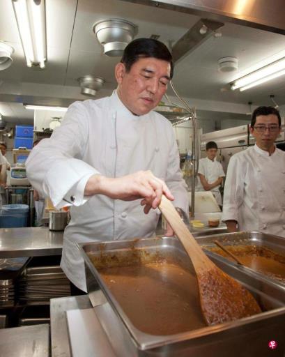 符祝慧:日本政坛为何喜欢咖喱饭?