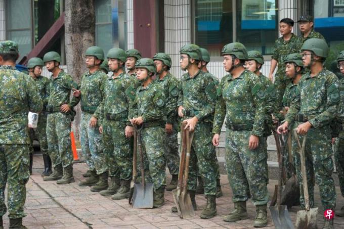 台陆军将举行不间断大规模军演 强化夜间训练