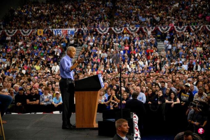 奥巴马到宾州激情催票 为哈里斯争取年轻选民支持