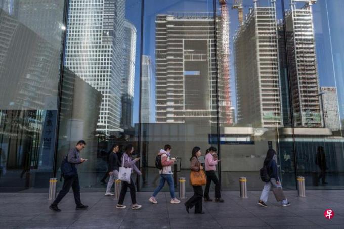 中国财政部发布会前夕股市持续走低 分析师:不确定性表现