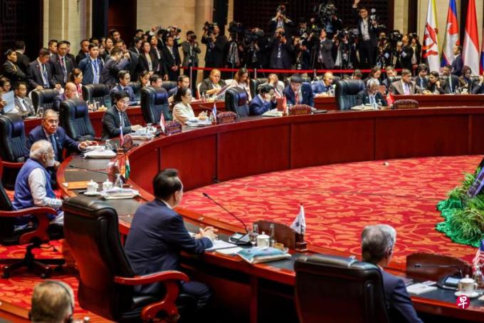 美国欧盟就政治安全和贸易争端施压中国