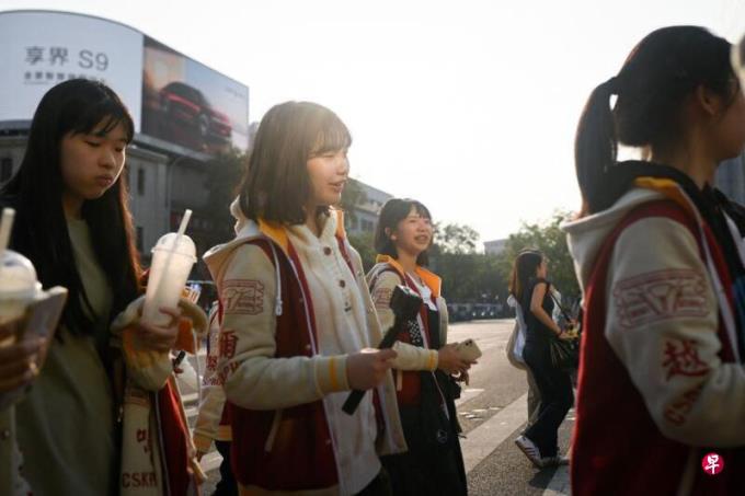 中国据报考虑发行6万亿人民币债券 助力化解地方债务