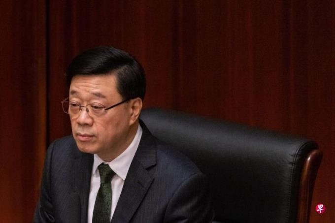 李家超任内第三份施政报告 社会评价不一