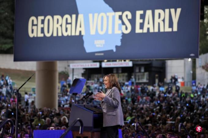 美国多州提前投票 哈里斯特朗普争取选民支持