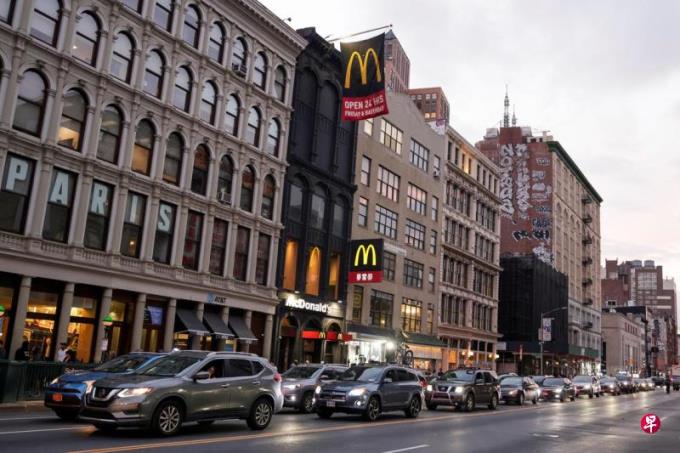 特朗普哈里斯都爱麦当劳 快餐企业被拉入大选