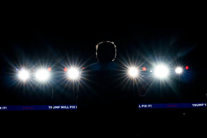 特朗普一直在铺垫,如果输了,就会再次声称大选被窃取。