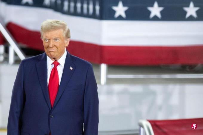 【美国选举】竞选最后一天 特朗普迟一小时上台观众席还有空位