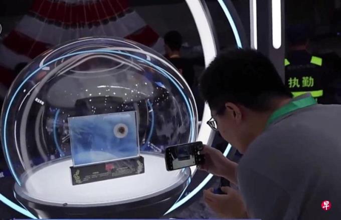 嫦娥六号月背月壤首次亮相中国航展