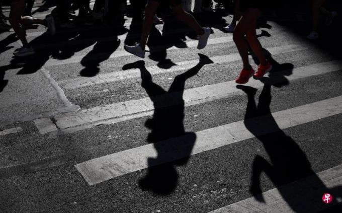 王舒杨:活得“特朗普”一些