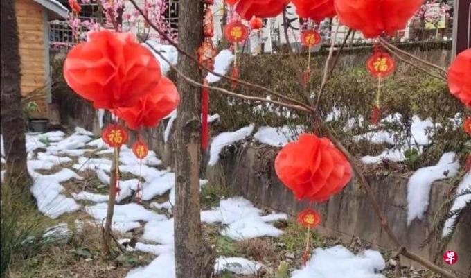 四川成都“雪村”变“棉花村” 景区向游客致歉