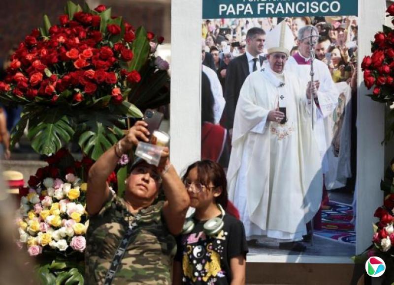 梵蒂冈:教宗方济各病情仍危急 有轻微肾脏问题