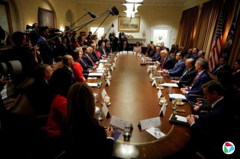 特朗普:3月4日对加墨加征25%关税 对华再加征10%关税