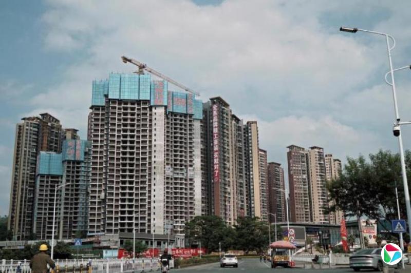 中国今年财政赤字率安排在4%左右