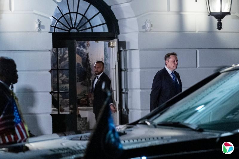 内阁官员普遍接受埃隆·马斯克提出的减少政府中的浪费、欺诈和滥用的理念,但对其颠覆政府的“钢锯式”方法和缺乏连贯的协调到不满。