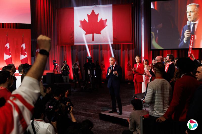 周日在渥太华,技术官僚和银行家出身的马克·卡尼在自由党宣布新党魁人选的集会上讲话。