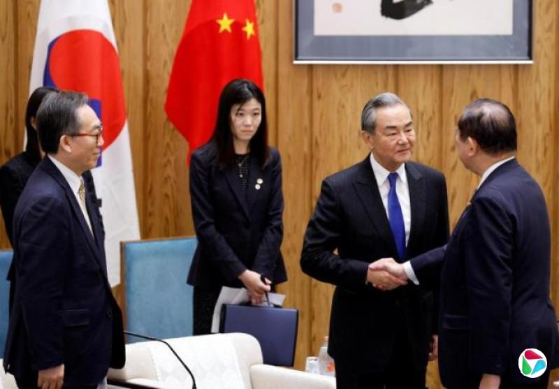 王毅出访日本当天 中国海警巡航钓鱼岛