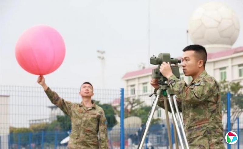 中国军方世界气象日前夕介绍气象兵:24小时监测从未中断