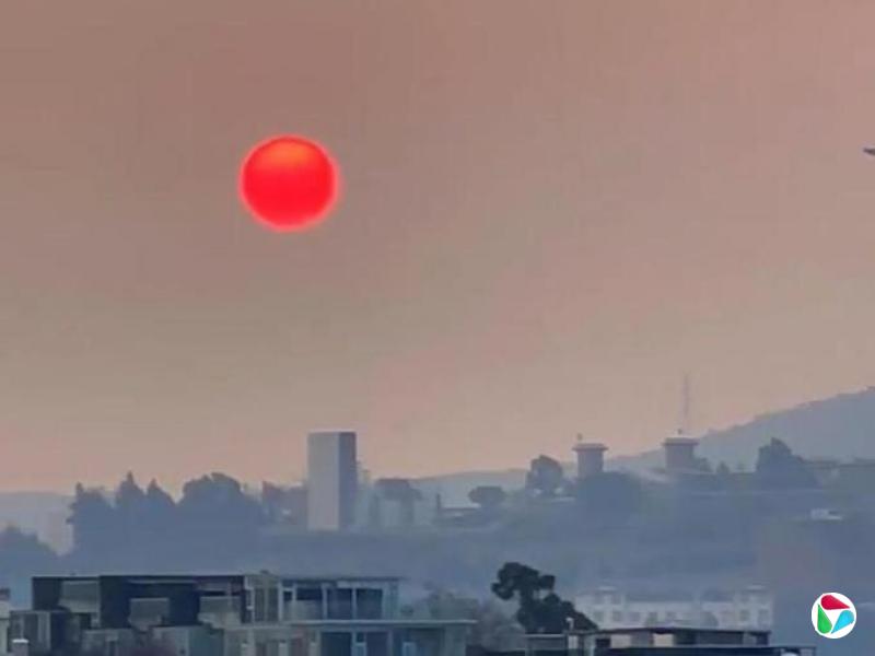 云南现血红太阳 或由大气散射折射导致