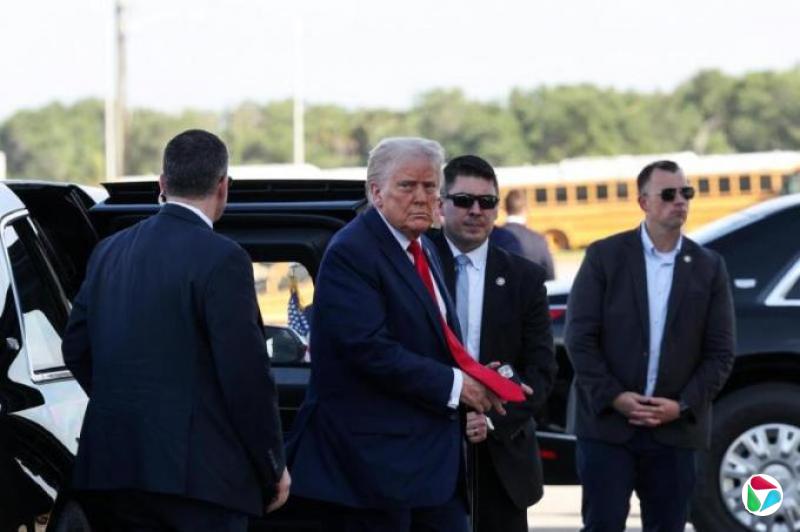 不排除第三个总统任期 特朗普:我没在开玩笑