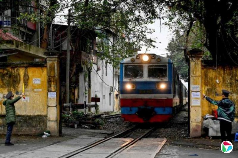 越南总理呼吁突破极限 打造国家铁路工业体系