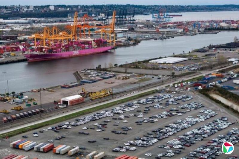 美国开始征收10%新关税 打破全球贸易规范