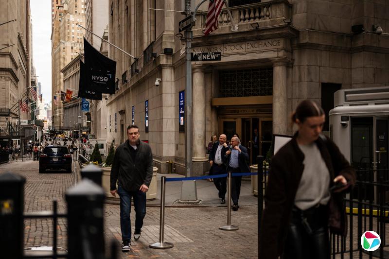 周五,纽约证交所。银行家、企业高管和交易员们本周末纷纷表示,眼前的景象让他们想起2007年开始的那场全球金融危机。