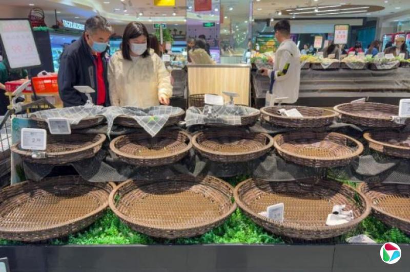 中国多地出现罕见强风 北京多趟列车停运 航班或受影响