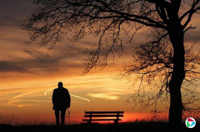 王彼得:比起孤独死,孤独活黑洞更可怕