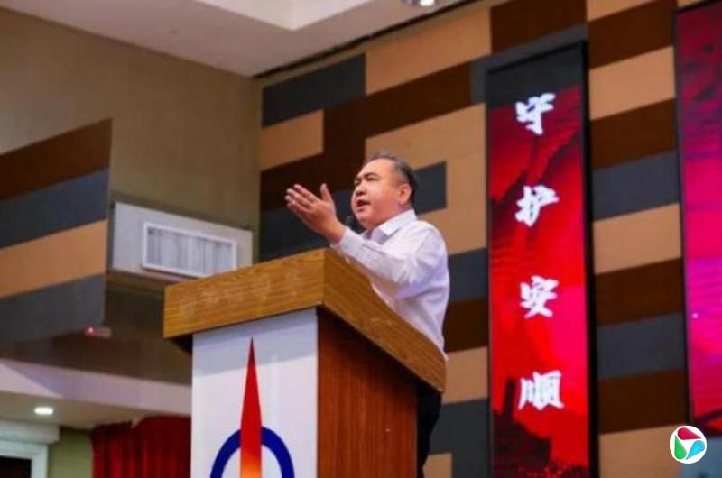 赠习近平纪念品遭质疑 马国交通部长驳“走后门”说法